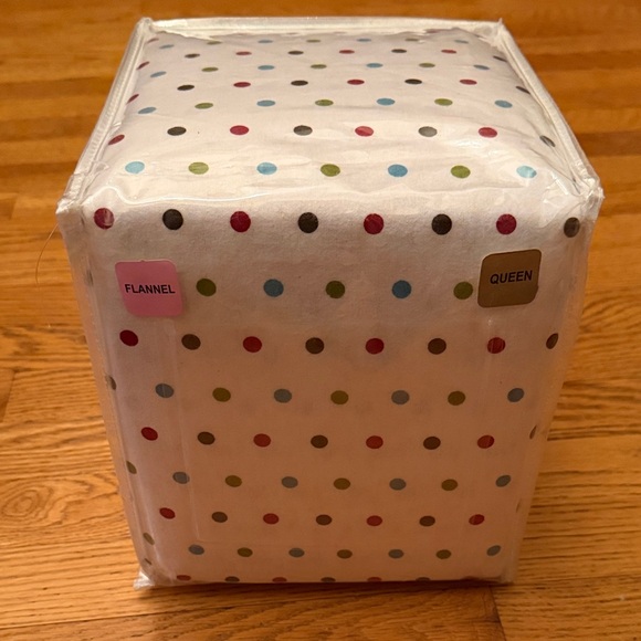 Target Other - Polka Dot Flannel Queen Sheet Set NEW!